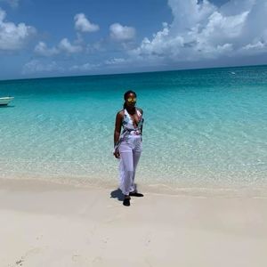 Meet your Posher, Alicia